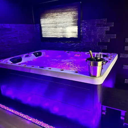 Homesuiteandspa ベッド・アンド・ブレックファスト 3*
