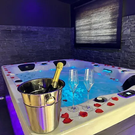 Homesuiteandspa 3*